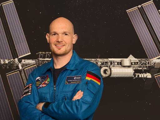 Alexander Gerst vor der Raumstation.
