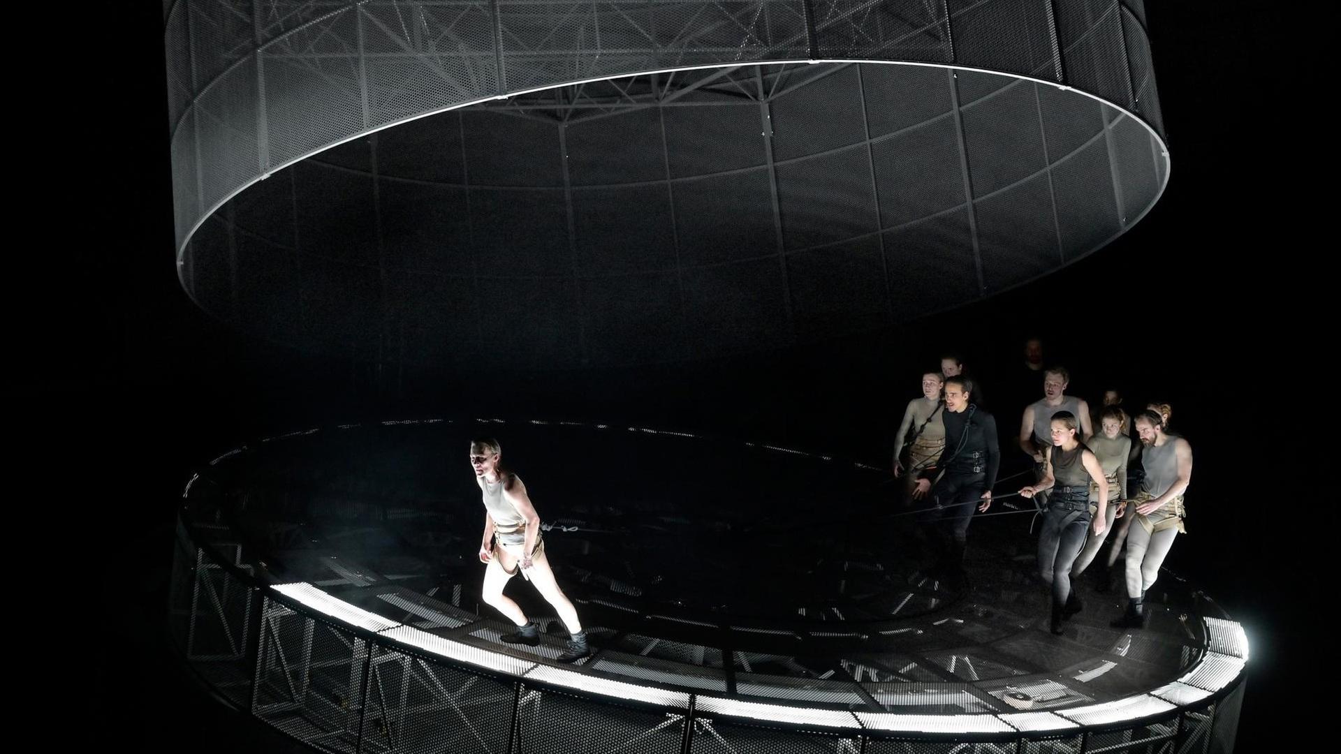 Residenztheater München, "Elektra" von Hugo von Hofmannsthal, Premiere: 15.2.2019 Regie & Bühne: Ulrich Rasche Residenztheater München, "Elektra" von Hugo von Hofmannsthal, Premiere: 15.2.2019 Regie & Bühne: Ulrich Rasche