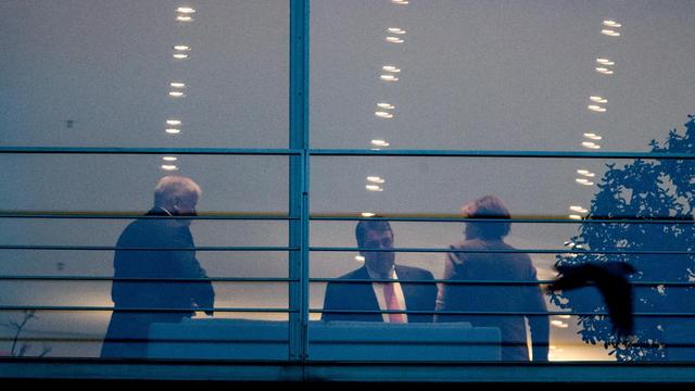 Die Spitzen von CSU, SPD und CDU, Seehofer, Gabriel und Merkel, im Bundeskanzleramt
