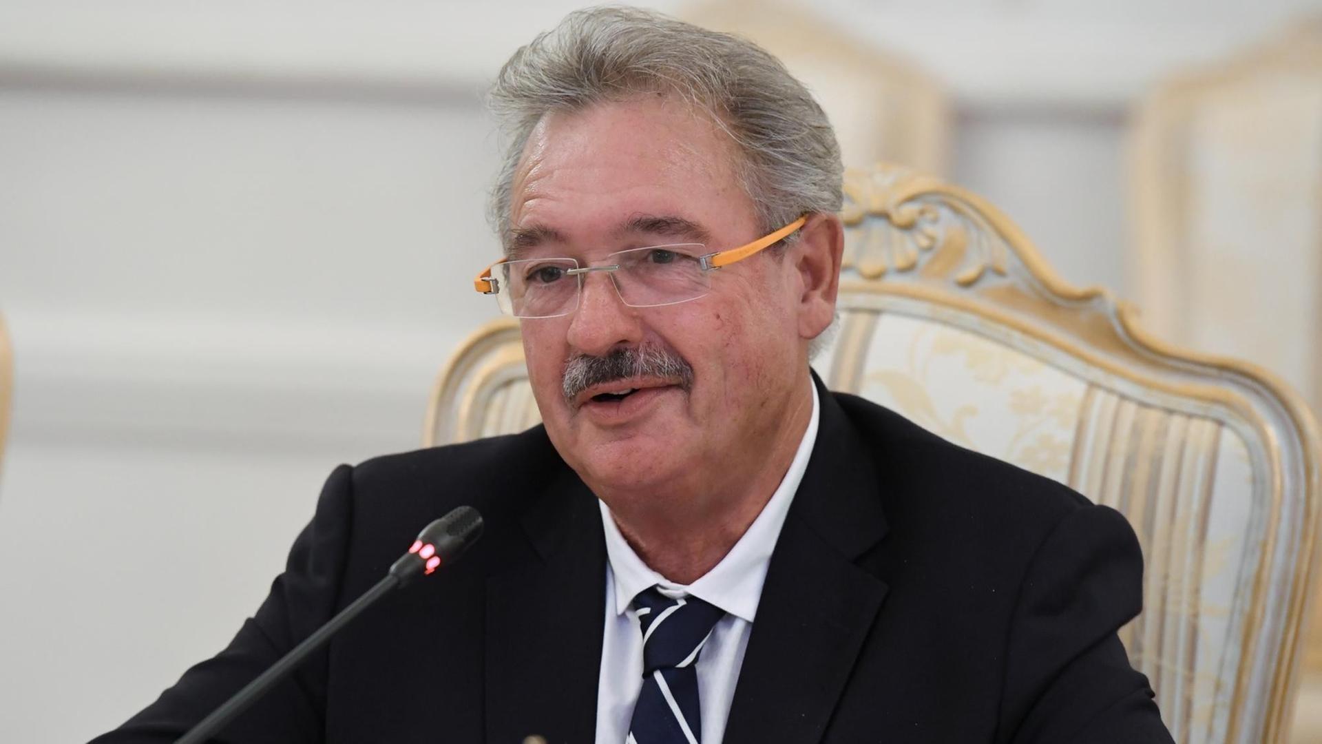 Luxemburgs Außenminister Jean Asselborn während eines Treffens mit dem russischen Außenminister Sergej Lawrow in Moskau. Luxemburgs Außenminister Jean Asselborn während eines Treffens mit dem russischen Außenminister Sergej Lawrow in Moskau.