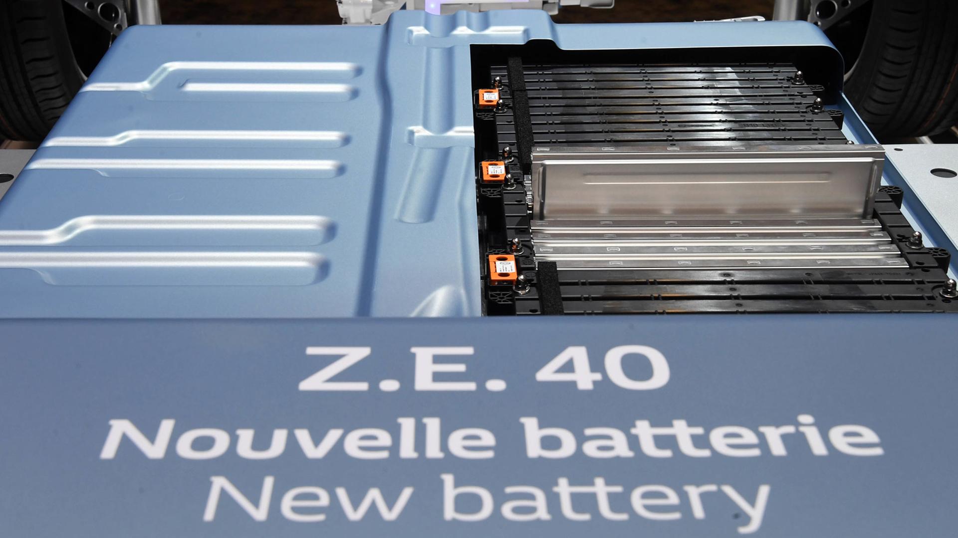 Beim Autosalon in Paris wurde die neue Batterie des Renault-Elektroautos "Zoe" vorgestellt Beim Autosalon in Paris wurde die neue Batterie des Renault-Elektroautos "Zoe" vorgestellt