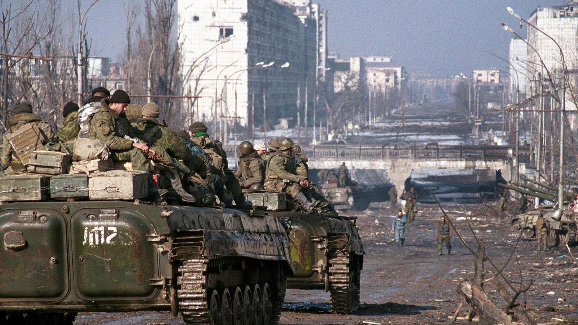 жд вокзал в грозном 1995