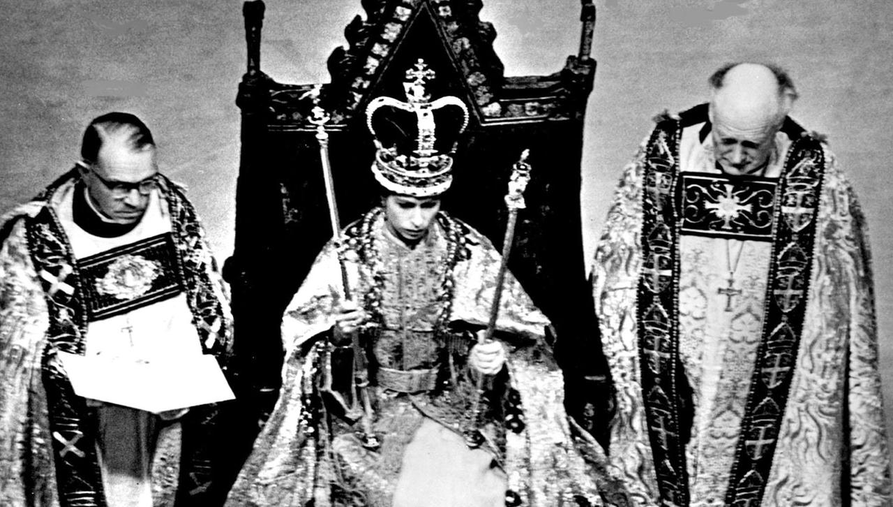 Aufnahme einer Szene aus der Krönungszeremonie von Königin Elisabeth II. am 02.06.1953 in der Westminster Abbey. Aufnahme einer Szene aus der Krönungszeremonie von Königin Elisabeth II. am 02.06.1953 in der Westminster Abbey.
