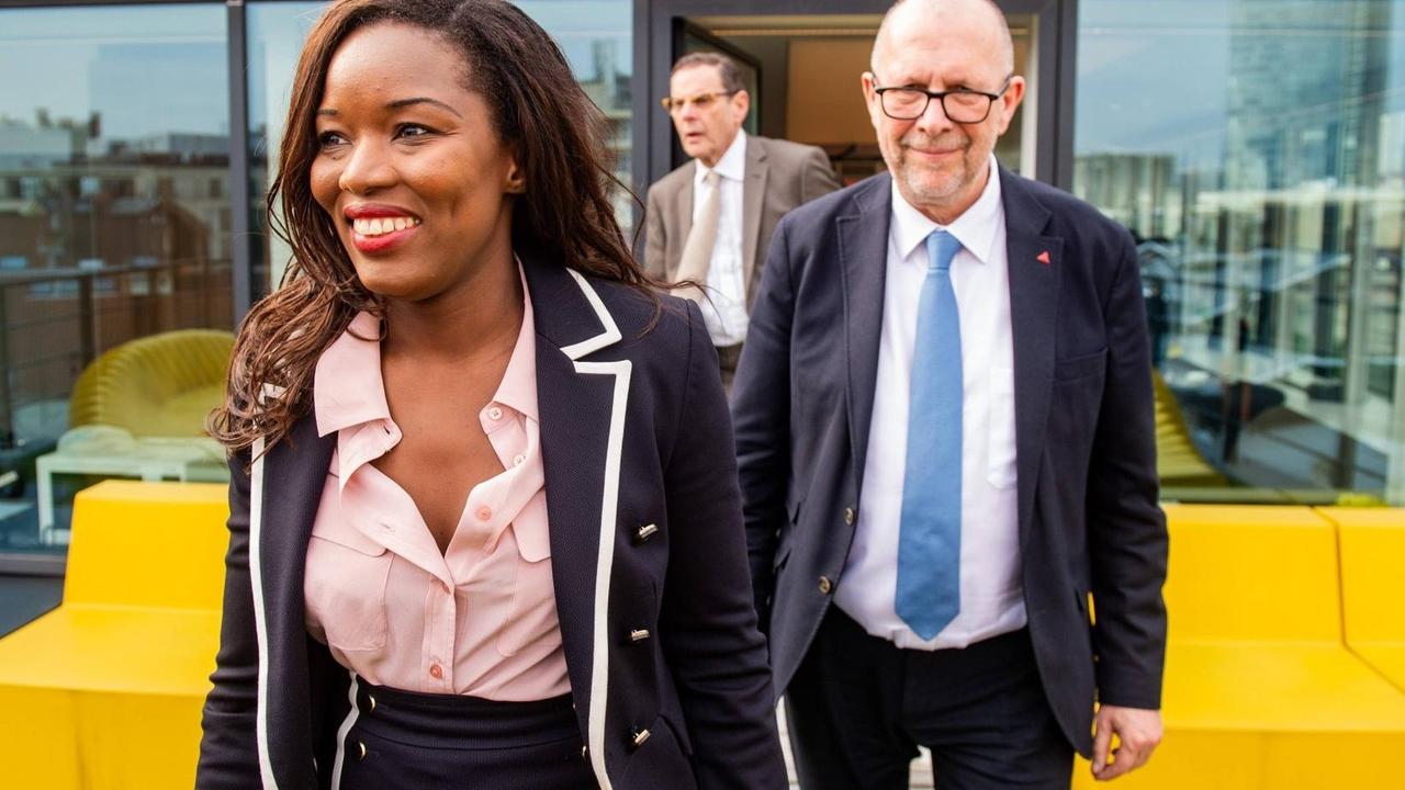 N-VAs Assita Kanko und N-VA s Luk Lemmens pictured during aabgebildet nach einer Pressekonferenz der Flämischen Nationalistischen Paretei N-VA in Brüssel. N-VAs Assita Kanko und N-VA s Luk Lemmens pictured during aabgebildet nach einer Pressekonferenz der Flämischen Nationalistischen Paretei N-VA in Brüssel.