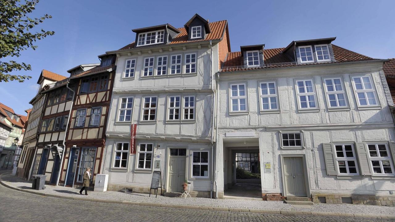 Ansicht des Museums Kaffee Hirsch in Halberstadt. In dem Gebäude lebte die jüdische Kaufmannsfamilie Aron Hirsch & Söhne. Ansicht des Museums Kaffee Hirsch in Halberstadt. In dem Gebäude lebte die jüdische Kaufmannsfamilie Aron Hirsch & Söhne.