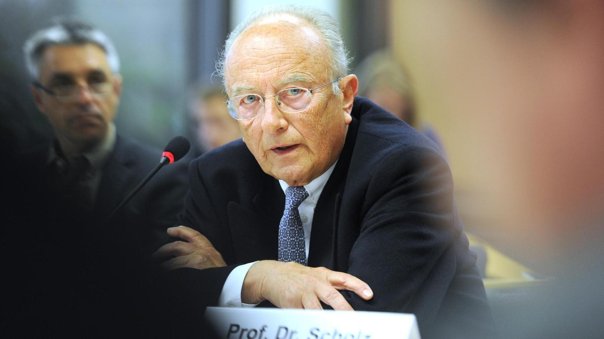 Der Verfassungsrechtler Rupert Scholz Der Verfassungsrechtler Rupert Scholz