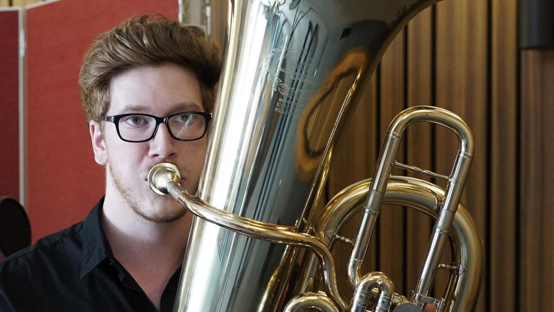 Der Tubist Constantin Hartwig Der Tubist Constantin Hartwig