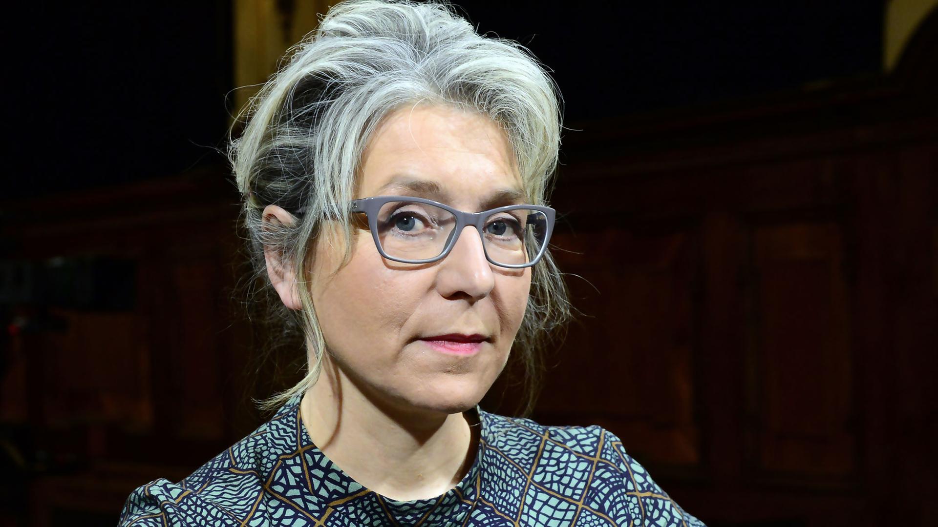 Elke Schmitter nimmt am 02.03.2017 in Berlin an einem Fototermin zum "Literarischen Quartett" teil. Elke Schmitter nimmt am 02.03.2017 in Berlin an einem Fototermin zum "Literarischen Quartett" teil.