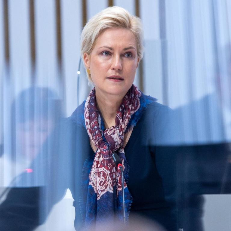 Manuela Schwesig (SPD), Ministerpräsidentin von Mecklenburg-Vorpommern, spricht im Landtag