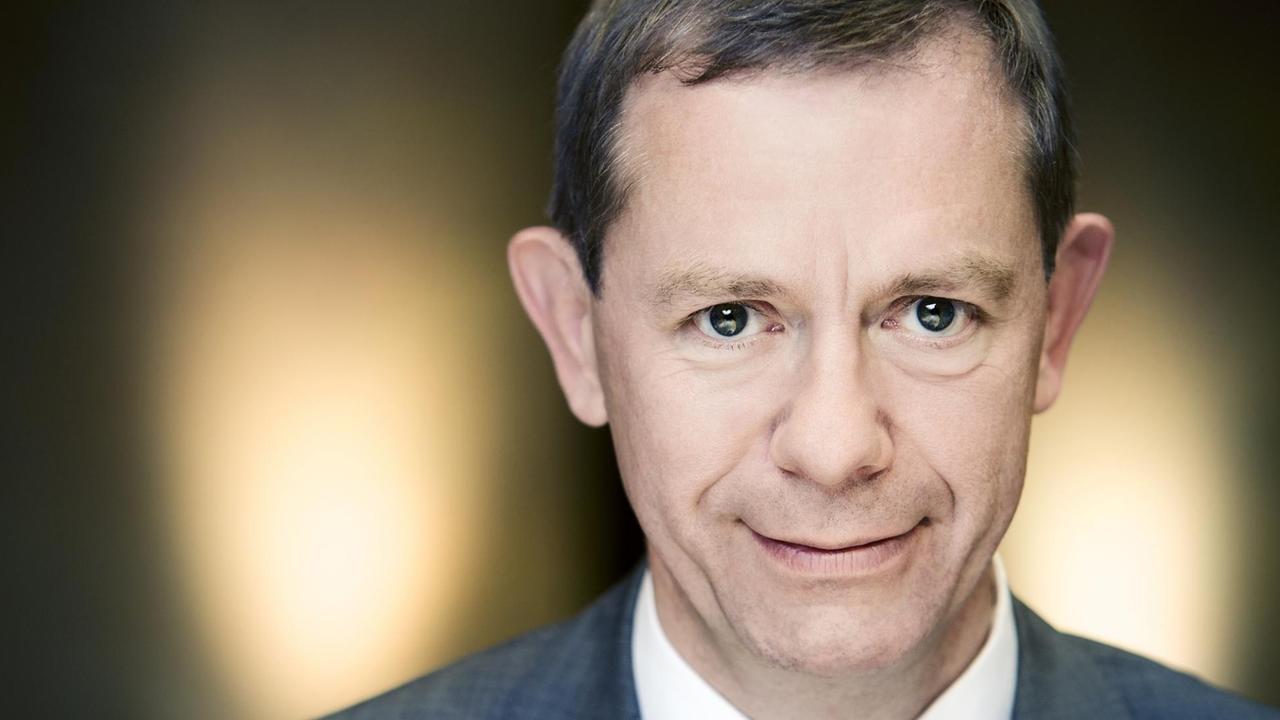 Frank-Immo Zichner – Pianist | Kammermusiker | Dozent
Porträtaufnahmen – 30. Mai 2015, Musikakademie Rheinsberg
Frank-Immo Zichner – Pianist | Kammermusiker | Dozent
Porträtaufnahmen – 30. Mai 2015, Musikakademie Rheinsberg