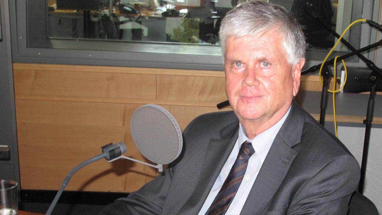 Hans-Dieter Heumann, der Präsident der Bundesakademie für Sicherheitspolitik zu Besuch bei Deutschlandradio Kultur Hans-Dieter Heumann, der Präsident der Bundesakademie für Sicherheitspolitik zu Besuch bei Deutschlandradio Kultur