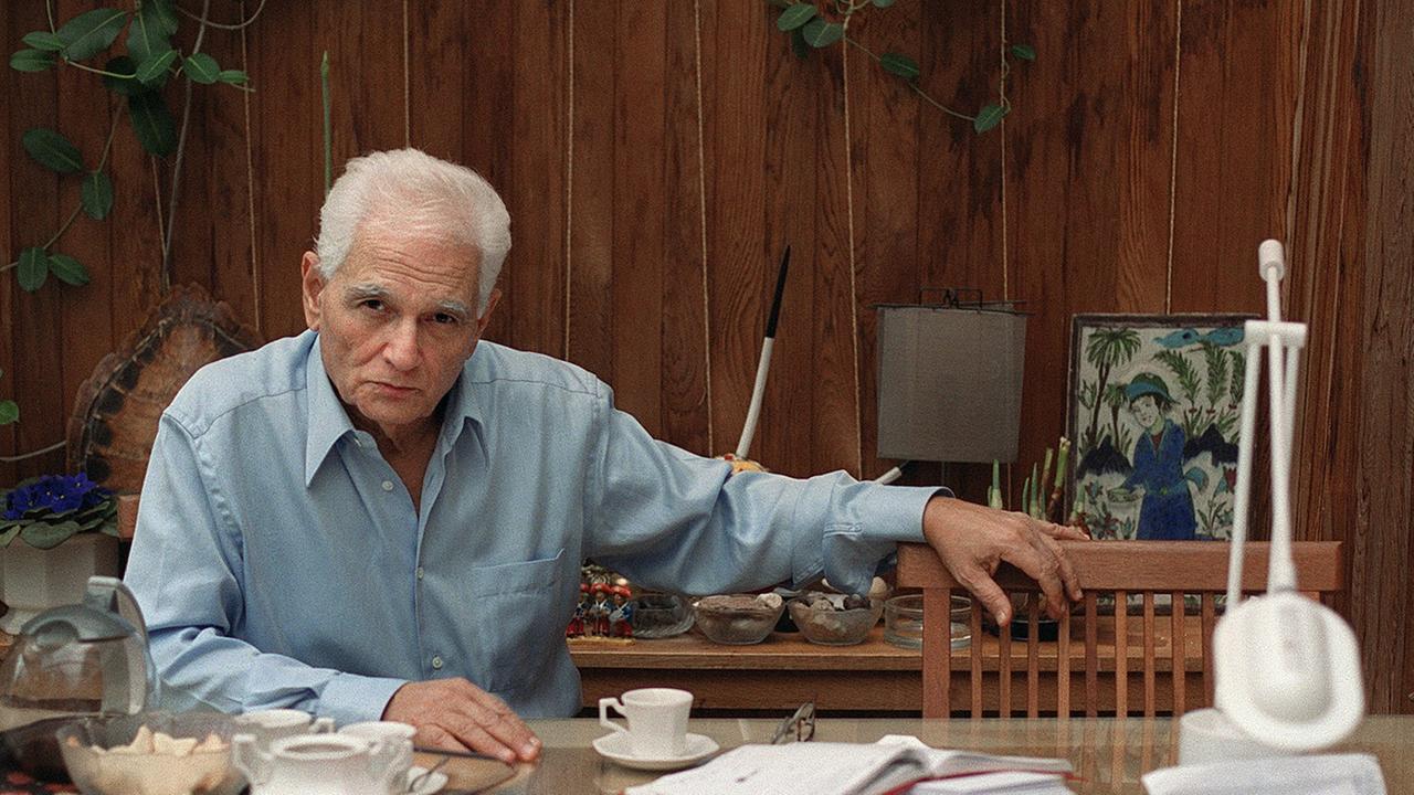 Der französische Philosoph Jacques Derrida Der französische Philosoph Jacques Derrida