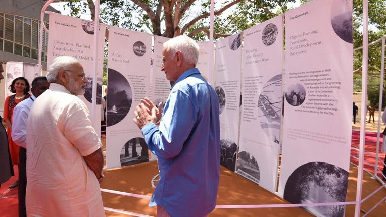 Premierminsiter Shri Narendra Modi und Frederick Schulze Buxloh in Auroville Premierminsiter Shri Narendra Modi und Frederick Schulze Buxloh in Auroville
