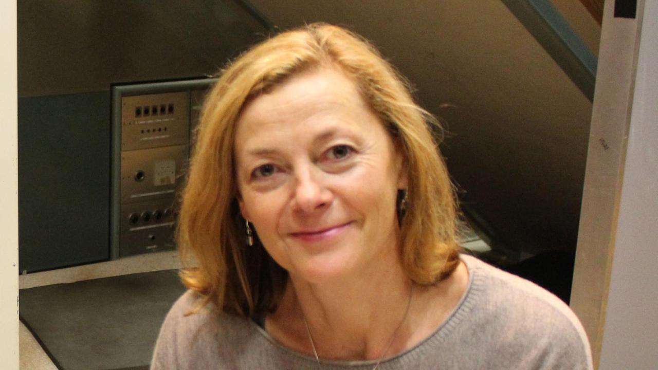 Pippa Hayward spielt Edel, die mit Hans Gammelgaard liiert ist Pippa Hayward spielt Edel, die mit Hans Gammelgaard liiert ist
