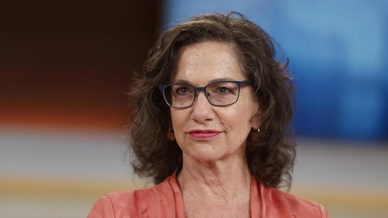 Susan Neiman, amerikanische Philosophin und Direktorin des Potsdamer Einstein-Forums, zu Gast bei Anne Will Susan Neiman, amerikanische Philosophin und Direktorin des Potsdamer Einstein-Forums, zu Gast bei Anne Will