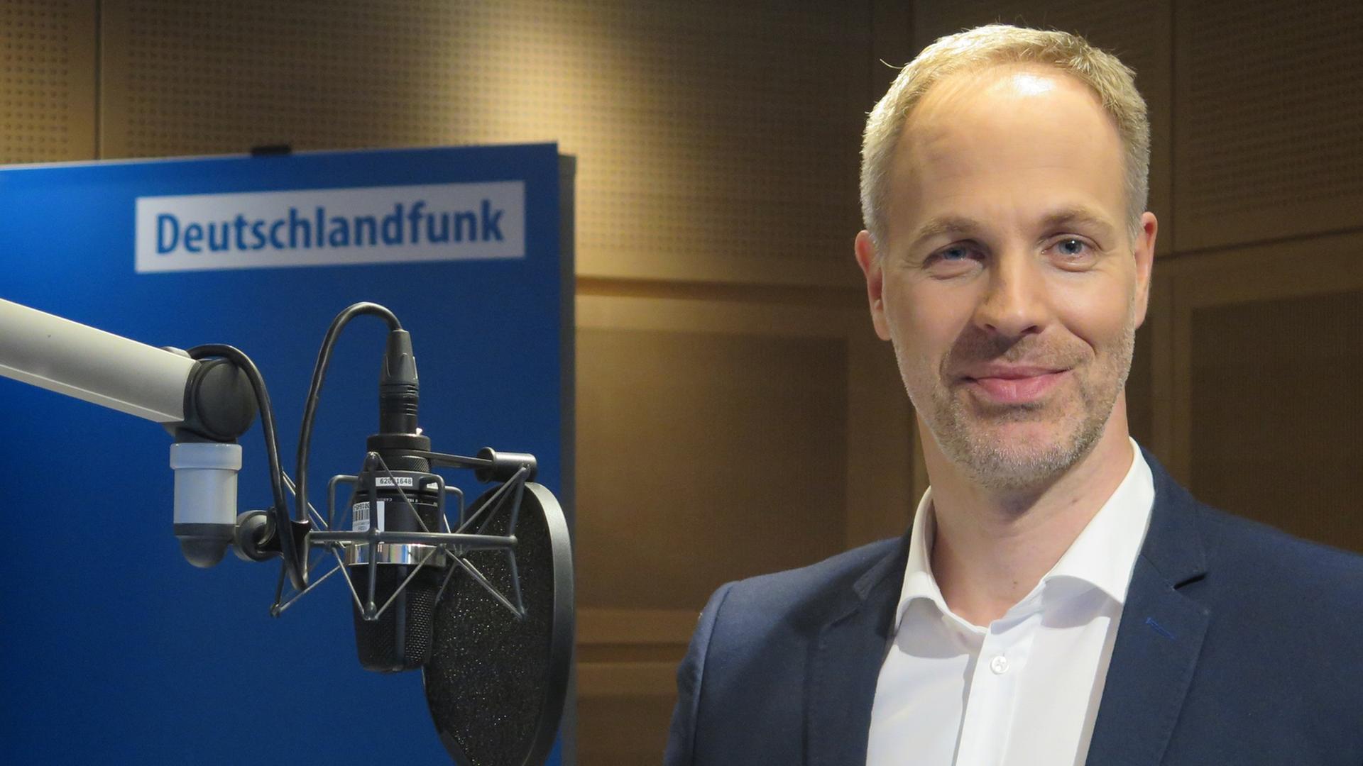 Sebastian Fiedler, stellvertretender Vorsitzender des Bundes Deutscher Kriminalbeamter, im DLF-Studio. Sebastian Fiedler, stellvertretender Vorsitzender des Bundes Deutscher Kriminalbeamter, im DLF-Studio.