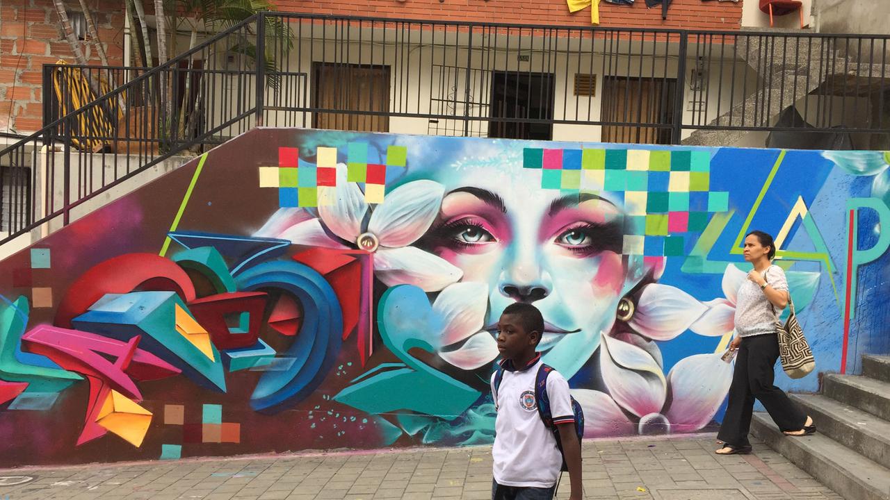 Graffiti an einer Hauswand in Medellin