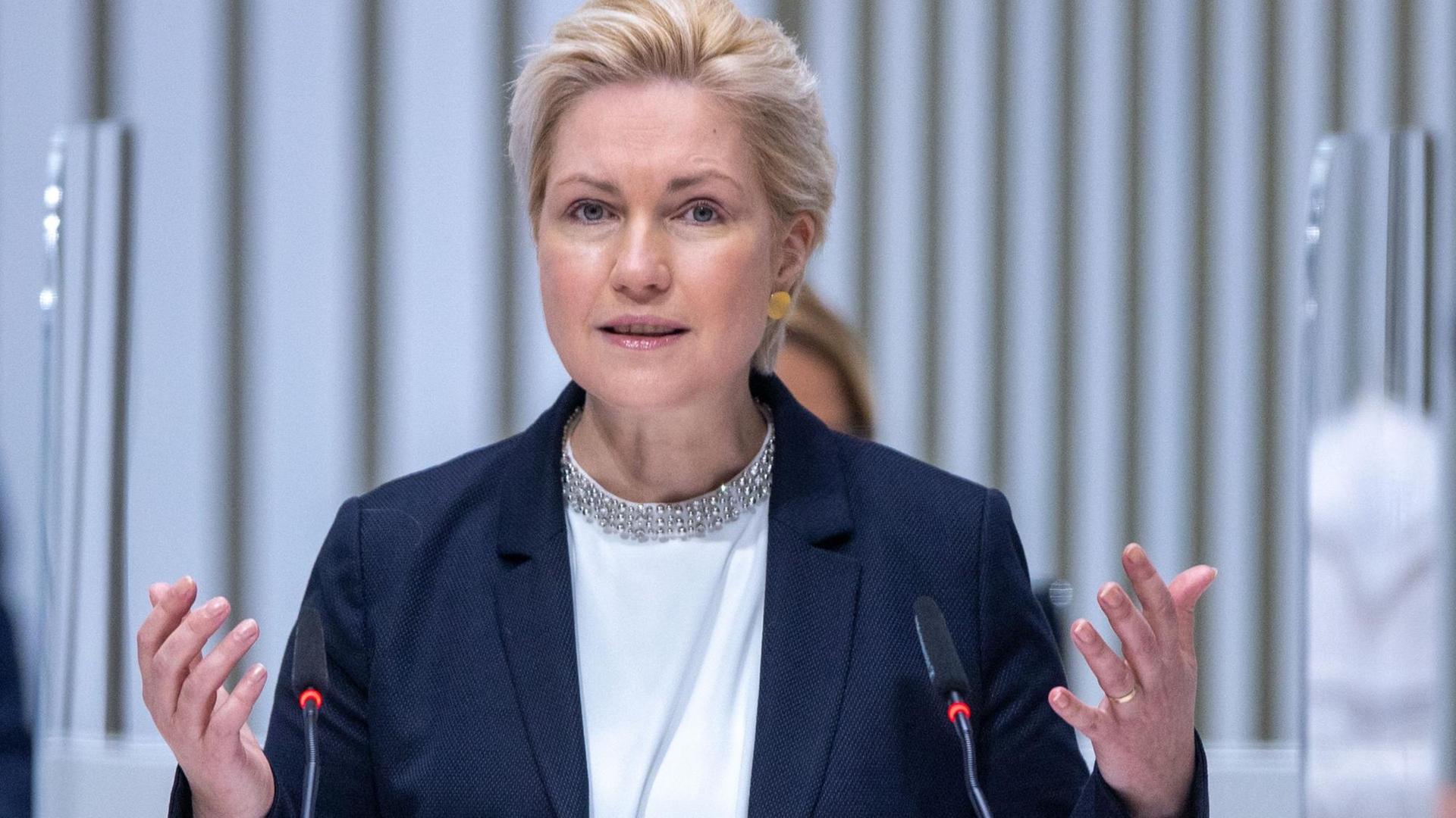 Manuela Schwesig (SPD), Ministerpräsidentin von Mecklenburg-Vorpommern Manuela Schwesig (SPD), Ministerpräsidentin von Mecklenburg-Vorpommern