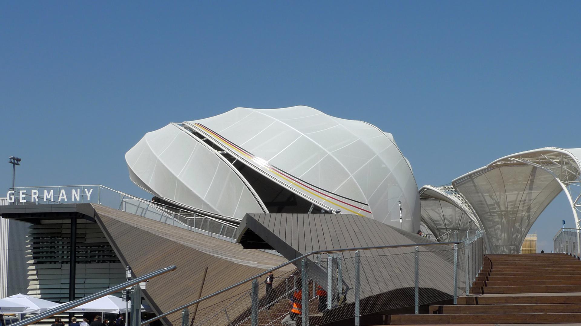 Der deutsche Pavillon bei der Expo in Mailand (Italien), aufgenommen am 23.04. 2015. Der deutsche Pavillon bei der Expo in Mailand (Italien), aufgenommen am 23.04. 2015.