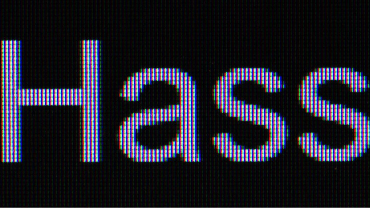 Der Hashtag #HASS auf dem Bildschirm eines Computers. Der Hashtag #HASS auf dem Bildschirm eines Computers.