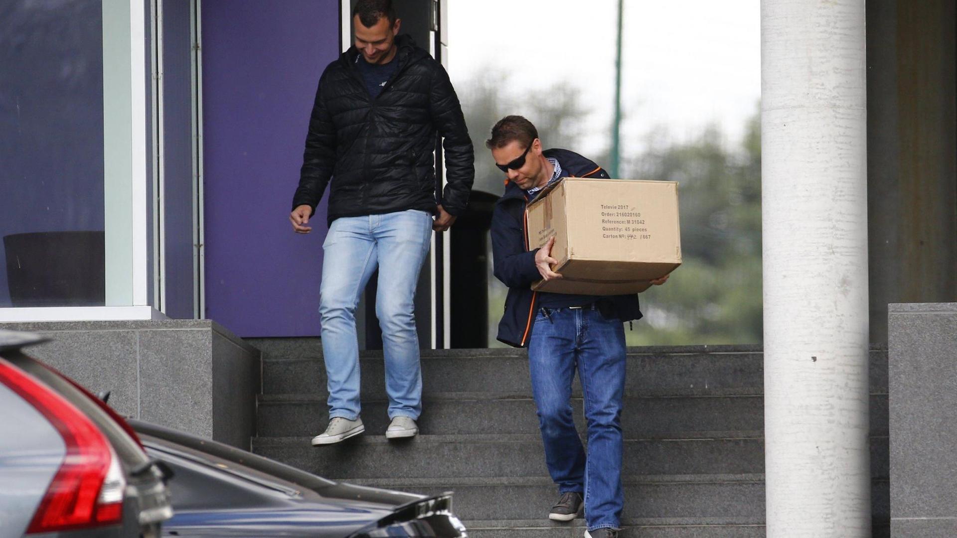 NEERPEDE, Belgien - 24. April: Sowohl das Trainingszentrum als auch das Stadion von RSC Anderlecht wurden durchsucht. NEERPEDE, Belgien - 24. April: Sowohl das Trainingszentrum als auch das Stadion von RSC Anderlecht wurden durchsucht.
