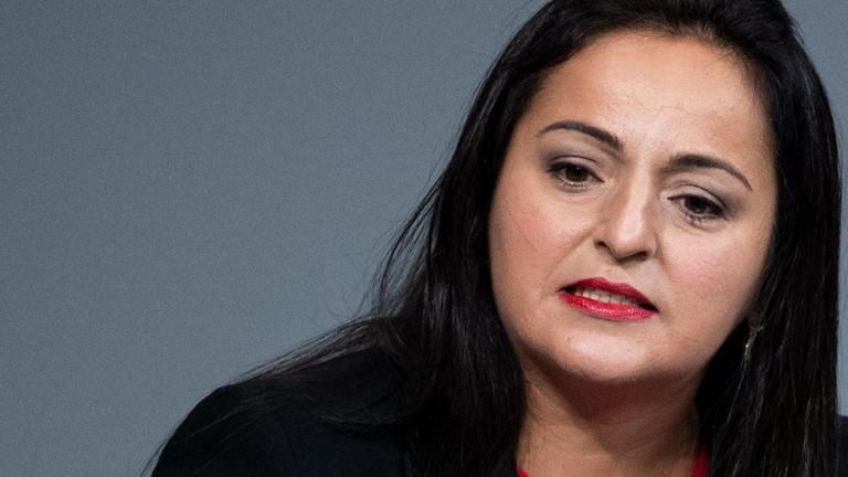 Sevim Dagdelen (Die Linke) spricht im Deutschen Bundestag Sevim Dagdelen (Die Linke) spricht im Deutschen Bundestag
