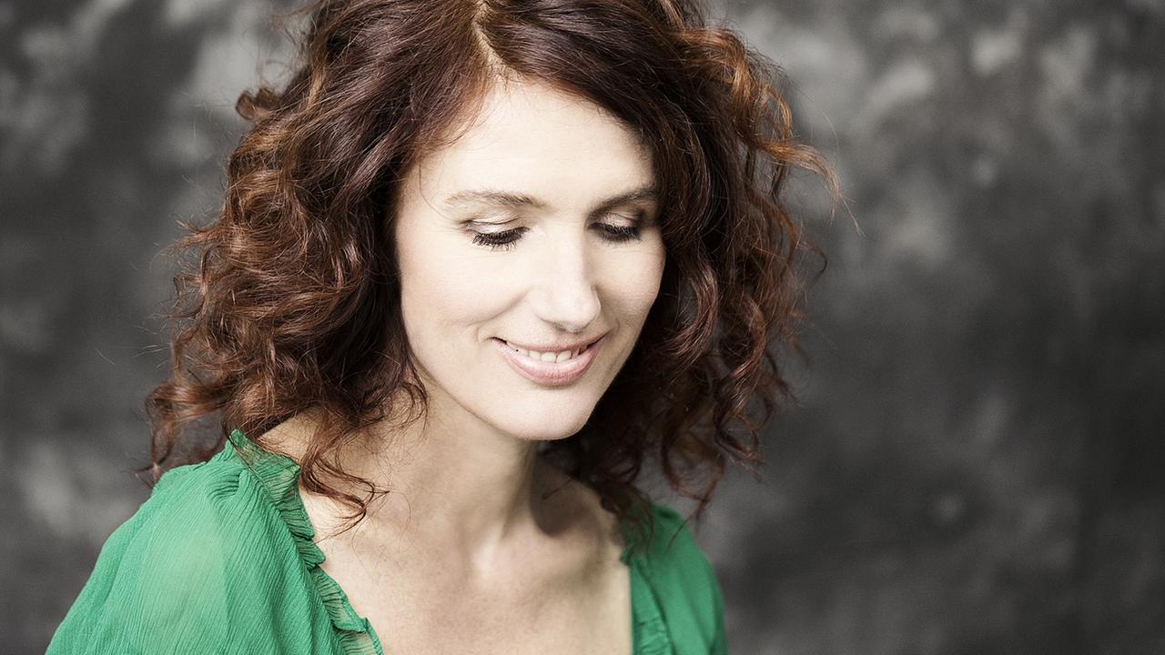 Maria von Blumencron ist Journalistin und Dokumentarfilmerin. Maria von Blumencron ist Journalistin und Dokumentarfilmerin.