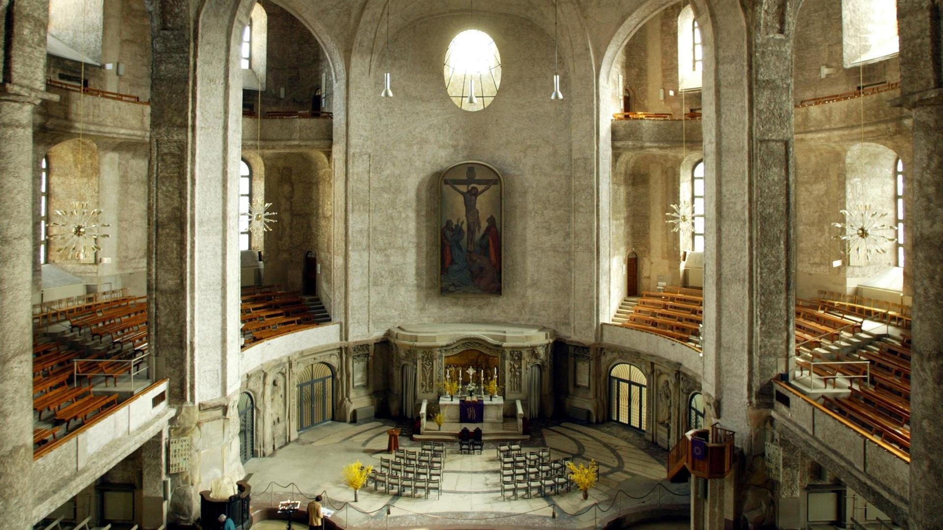 Blick in das Kirchenschiff der Kreuzkirche Dresden. Blick in das Kirchenschiff der Kreuzkirche Dresden.
