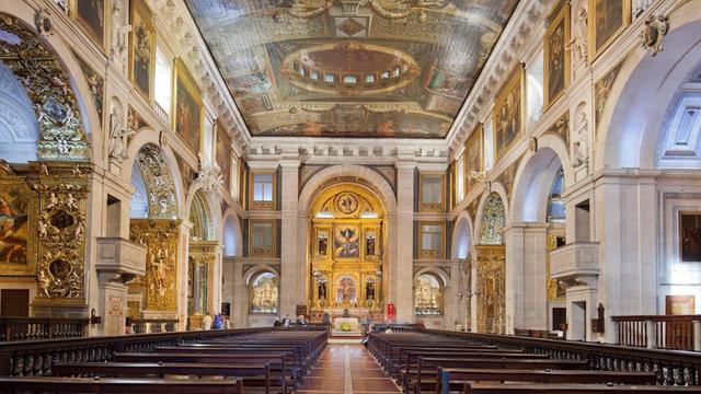 Prachtvoller Innenraum der Igreja de São Roque in Lissabon