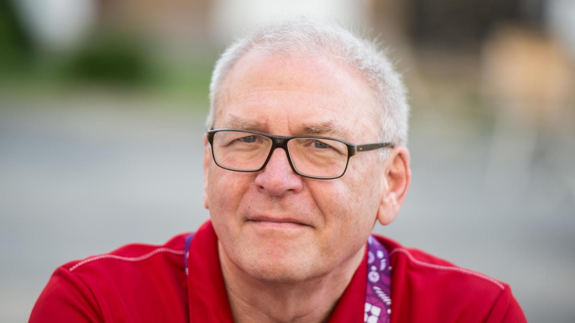 Der Vorstandsvorsitzende des DOSB Michael Vesper. Der Vorstandsvorsitzende des DOSB Michael Vesper.
