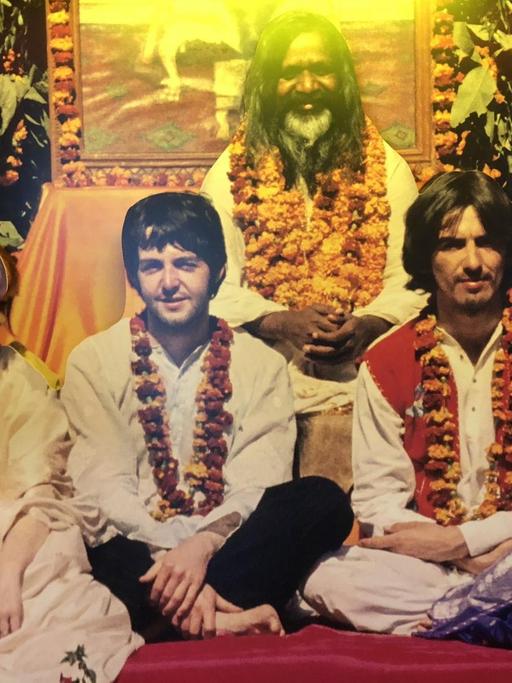 Im indischen Ashram traf der kanadische Filmemacher Paul Saltzman zufällig die Beatles - und machte viele Fotos von ihnen.