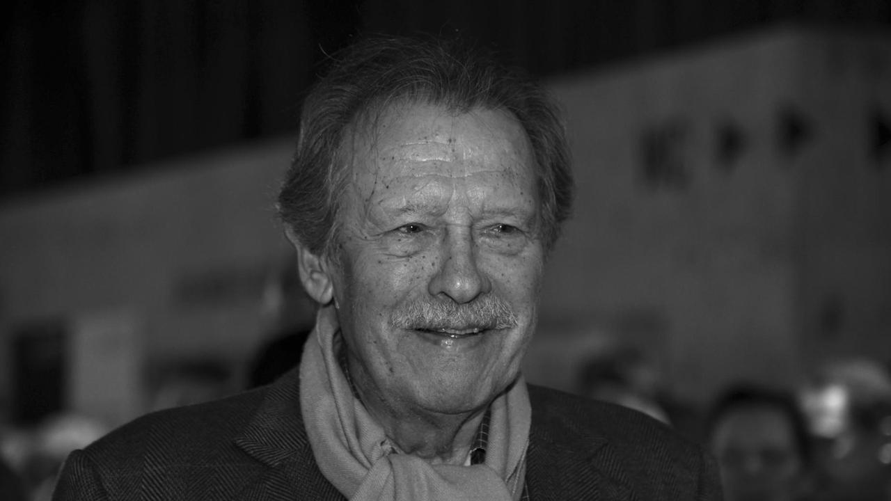Der Verleger Alfred Neven DuMont kommt am 19.01.2015 in Köln zu einer Lesung im Rahmen des internationalen Literaturfest Lit.Cologne vor. Der Verleger Alfred Neven DuMont kommt am 19.01.2015 in Köln zu einer Lesung im Rahmen des internationalen Literaturfest Lit.Cologne vor.