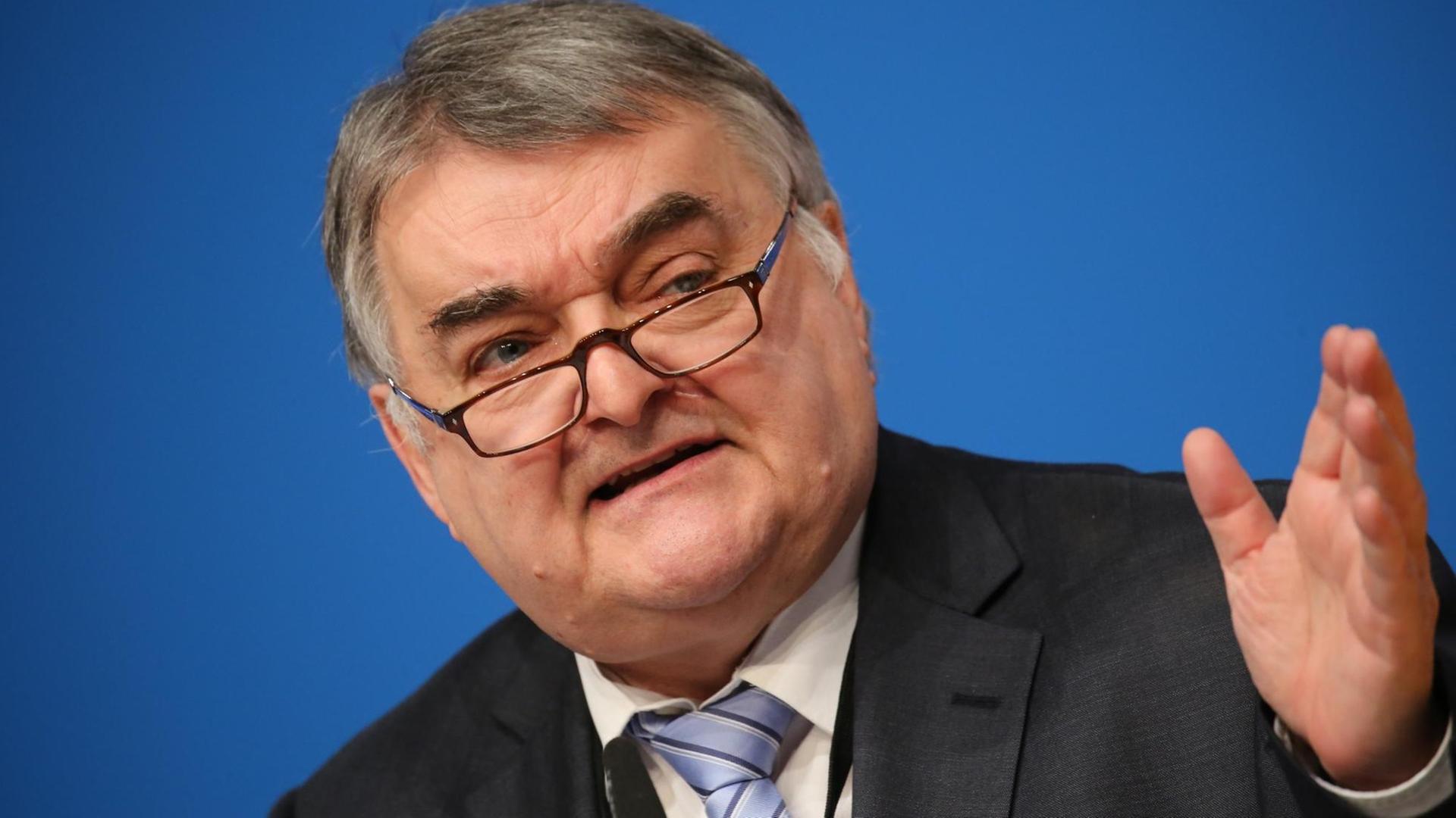 Herbert Reul, Vorsitzender der CDU/CSU-Gruppe im Europäischen Parlament. Herbert Reul, Vorsitzender der CDU/CSU-Gruppe im Europäischen Parlament.