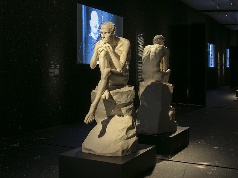 Mephisto-Skulptur der Ausstellung "Du bist Faust" in der Kunsthalle München