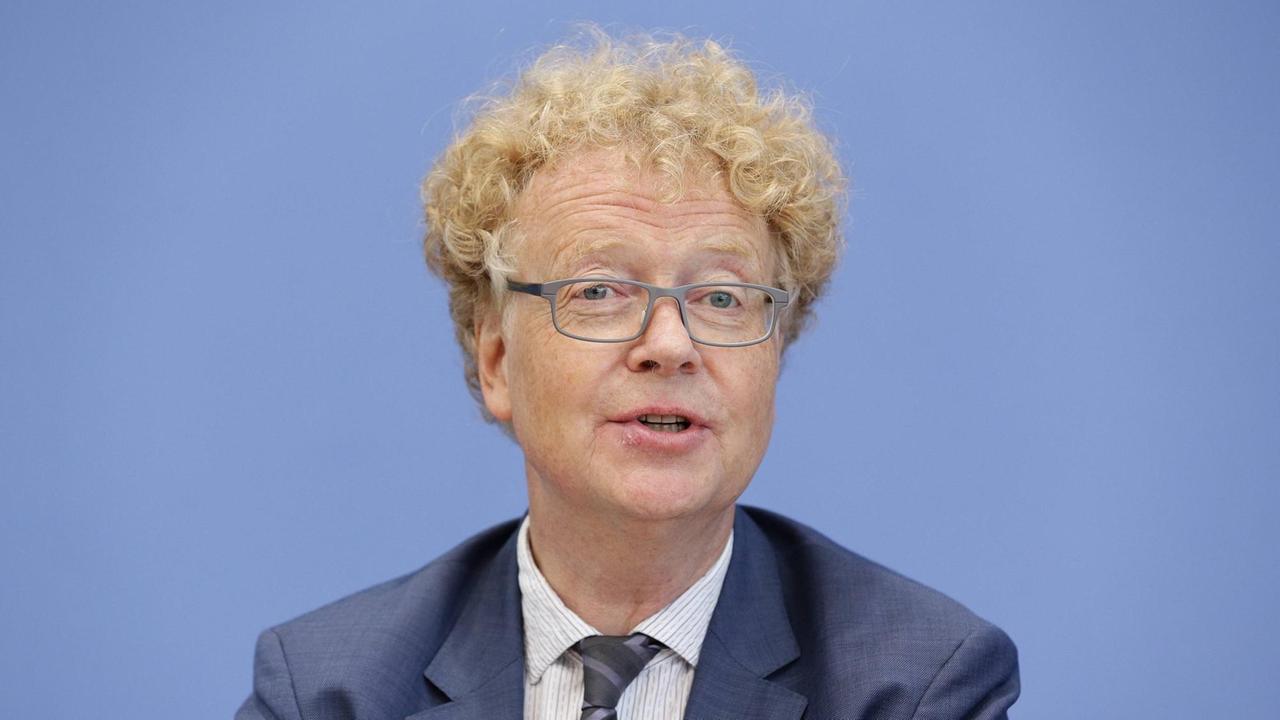 Andreas Lob-Hüdepohl spricht am 09.05.2019 auf einer Pressekonferenz des Deutschen Ethikrates
