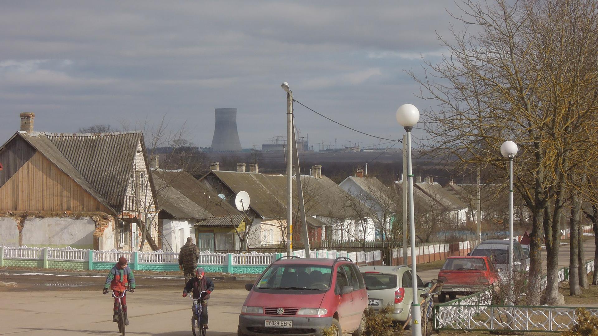 Im Bau befindliche Atomkraftwerk Ostrowez, direkt an der weißrussisch-litauischen Grenze. Im Bau befindliche Atomkraftwerk Ostrowez, direkt an der weißrussisch-litauischen Grenze.