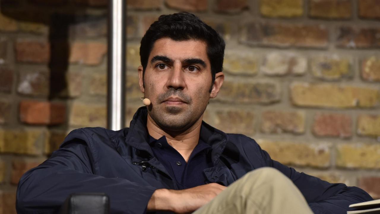 Der indisch-amerikanische Politikwissenschaftler, Strategieberater und Publizist Parag Khanna liest und diskutiert auf der 7. phil.cologne in Köln am 06.06.2019 Der indisch-amerikanische Politikwissenschaftler, Strategieberater und Publizist Parag Khanna liest und diskutiert auf der 7. phil.cologne in Köln am 06.06.2019