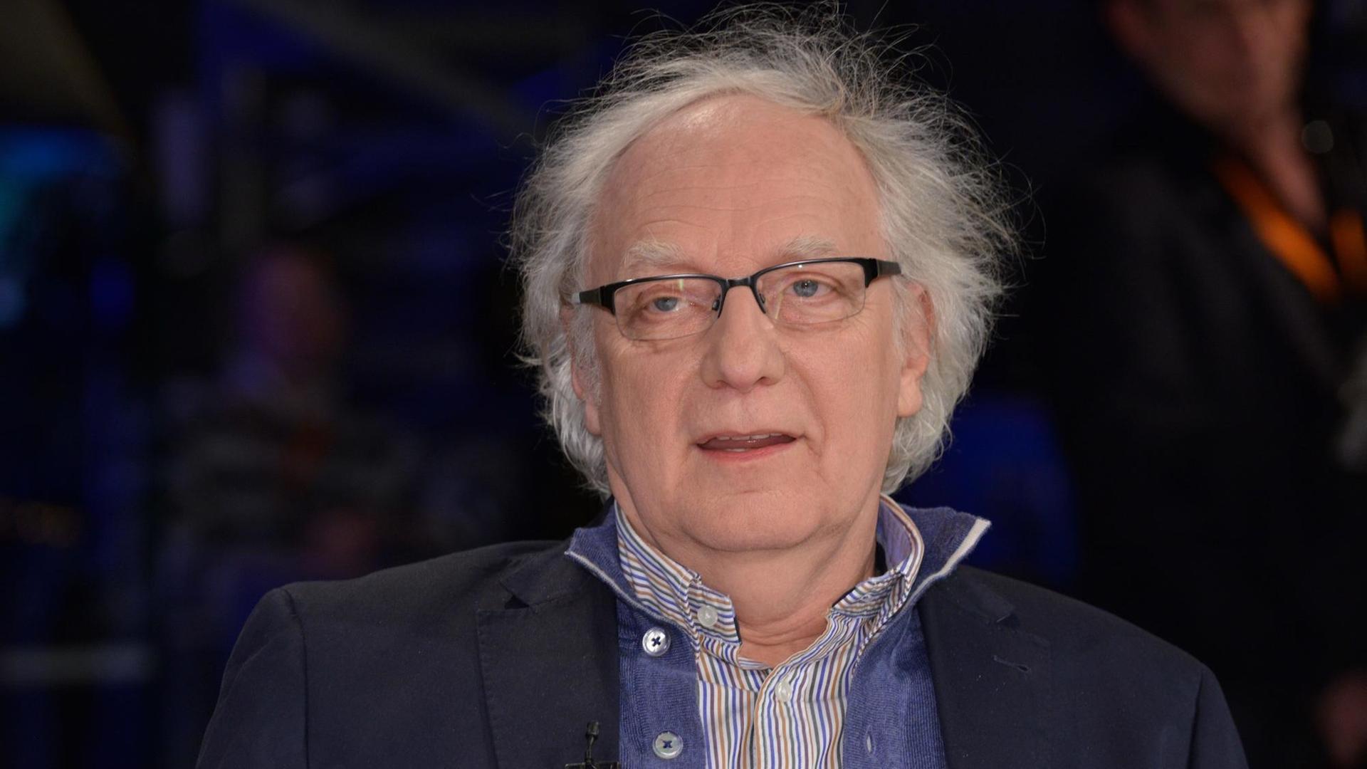 Claus Leggewie, Politikwissenschaftler, aufgenommen am 21.04.2016 während der ZDF-Talksendung "Maybrit Illner" zum Thema "Angst vor der Parallelgesellschaft - kann Deutschland Integration?" im ZDF-Hauptstadtstudio im Berliner Zollernhof Unter den Linden. Claus Leggewie, Politikwissenschaftler, aufgenommen am 21.04.2016 während der ZDF-Talksendung "Maybrit Illner" zum Thema "Angst vor der Parallelgesellschaft - kann Deutschland Integration?" im ZDF-Hauptstadtstudio im Berliner Zollernhof Unter den Linden.