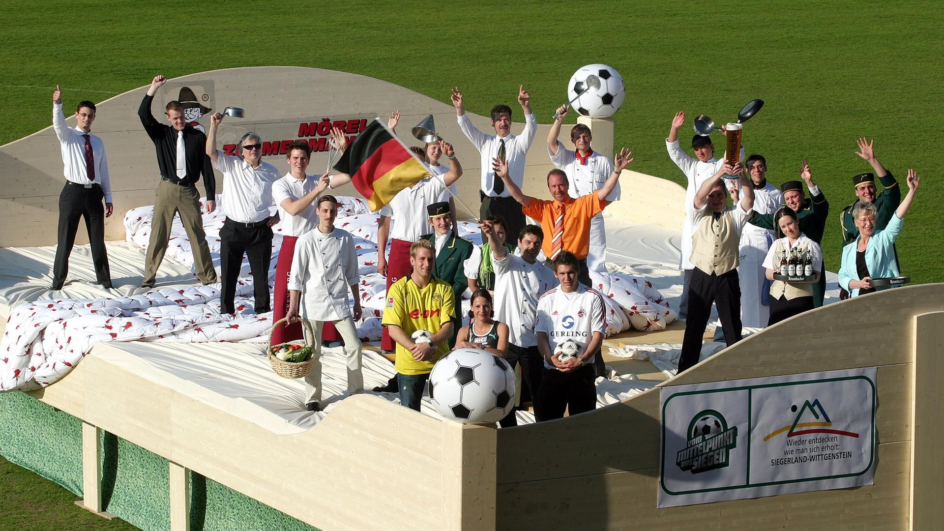 WM 2006 - Größtes Hotelbett zur WM
