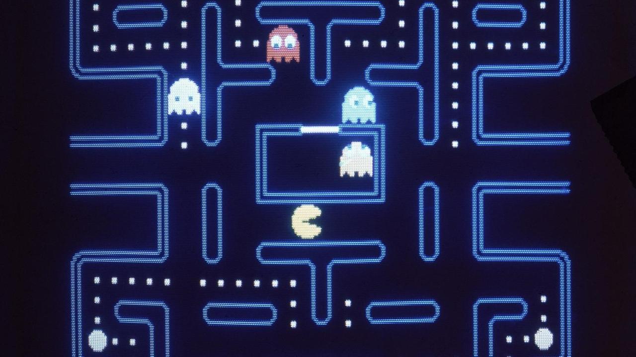Die Bildschirmaufnahme aus dem Jahr 1983 zeigt das Videospiel "Pac-Man". Die Bildschirmaufnahme aus dem Jahr 1983 zeigt das Videospiel "Pac-Man".