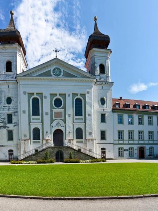 Kloster Schlehdorf in Bayern.