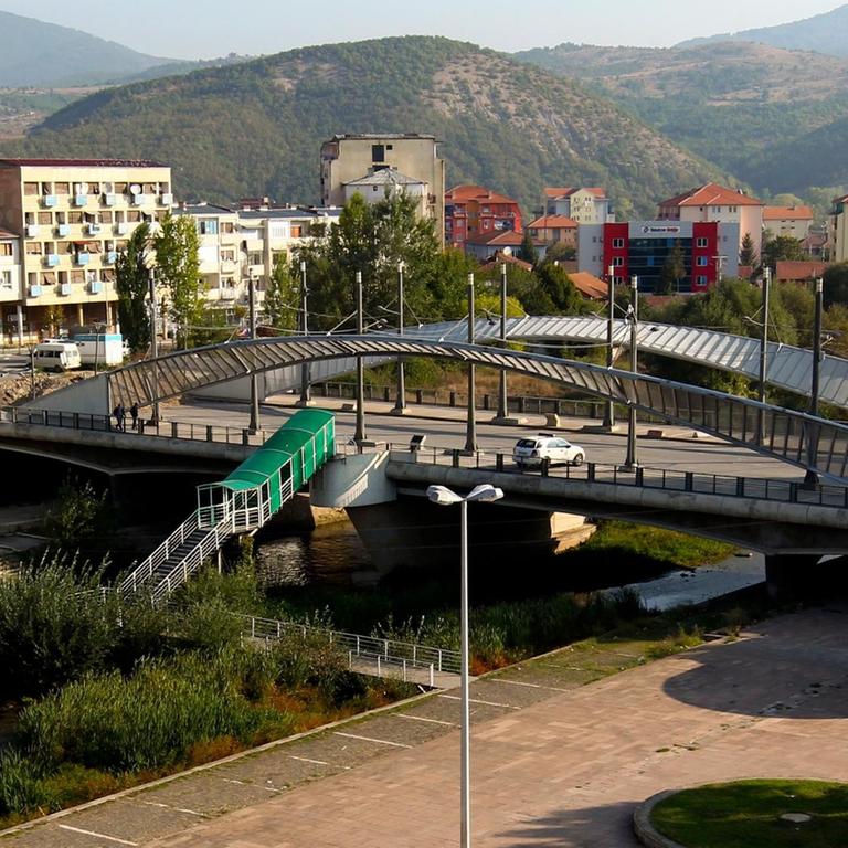 Brücke über den Fluss Ibar in Mitrovica