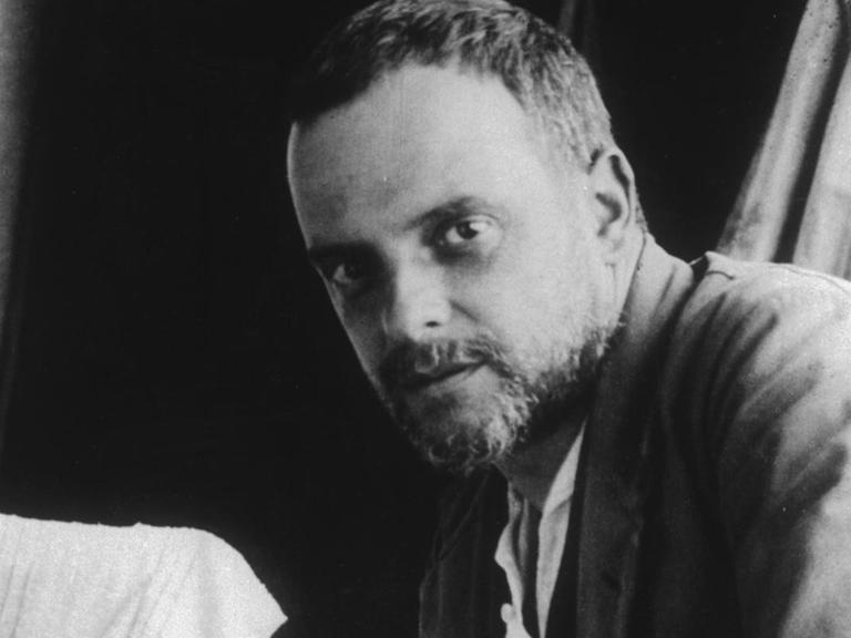 Paul Klee, Maler und Graphiker, Muenchenbuchensee bei Bern Portraetaufnahme, 1921