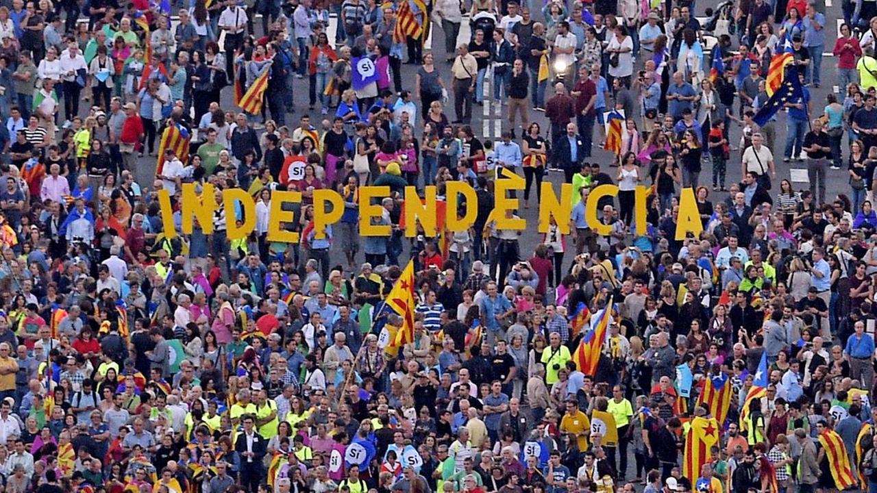 Demonstration für die Unabhängigkeit Kataloniens in Barcelona Demonstration für die Unabhängigkeit Kataloniens in Barcelona
