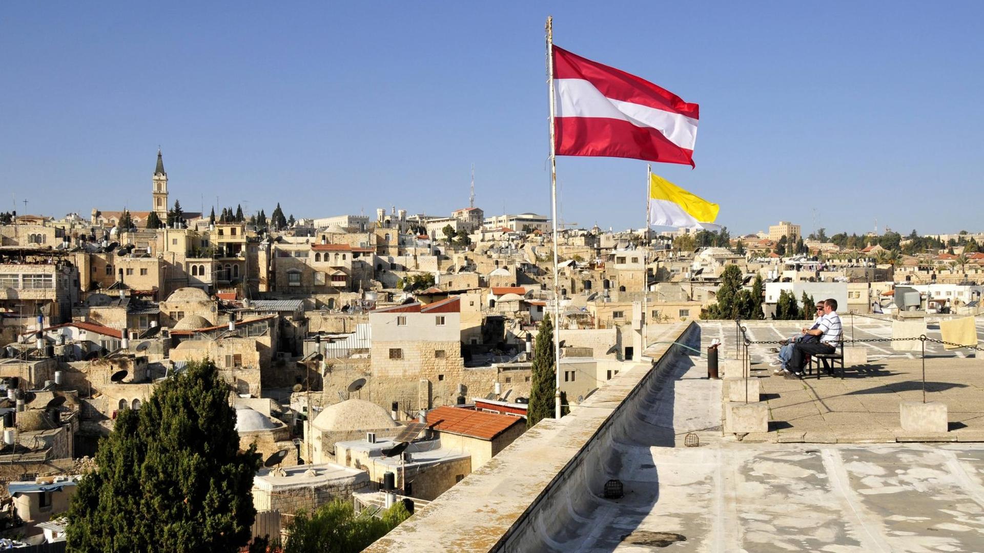 Aussichtsterrasse des Österreichischen Pilgerhospizes in der Altstadt von Jerusalem Aussichtsterrasse des Österreichischen Pilgerhospizes in der Altstadt von Jerusalem