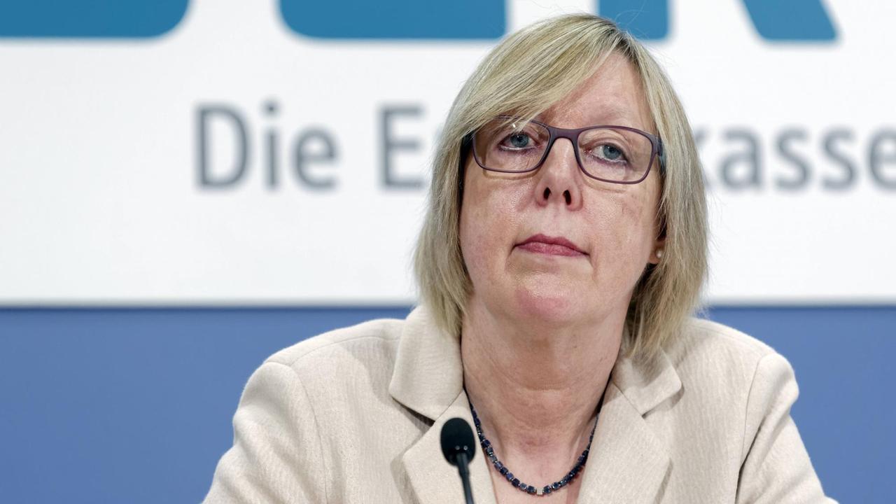 Ulrike Elsner, hauptamtliche Vorsitzende des Verbandes der Ersatzkassen (VDEK), aufgenommen im Januar 2018 in Berlin Ulrike Elsner, hauptamtliche Vorsitzende des Verbandes der Ersatzkassen (VDEK), aufgenommen im Januar 2018 in Berlin