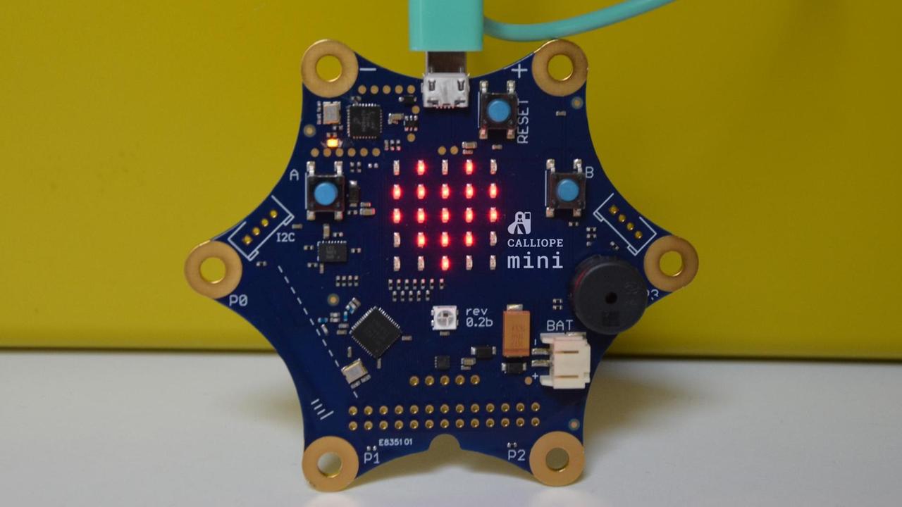 Mit "Calliope" sollen Grundschulkinder eine "zugängliche Technik" bekommen. Sie sollen lernen, wie ein Computer aufgebaut ist, wie er funktioniert und wie man Programme erstellt. Mit "Calliope" sollen Grundschulkinder eine "zugängliche Technik" bekommen. Sie sollen lernen, wie ein Computer aufgebaut ist, wie er funktioniert und wie man Programme erstellt.