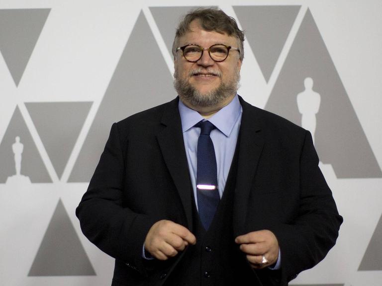 Der mexikanische Regisseur und Filmproduzent Guillermo del Toro Gómez ist mit seinem Film "The Shape of Water" für 13 Oscars nominiert, unter anderem für die Kategorie "Beste Regie".