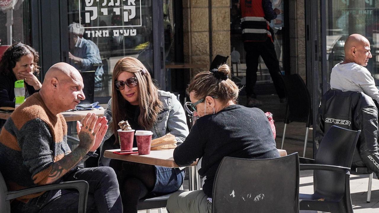 Restaurants in Israel haben wieder geöffnet. Restaurants in Israel haben wieder geöffnet.
