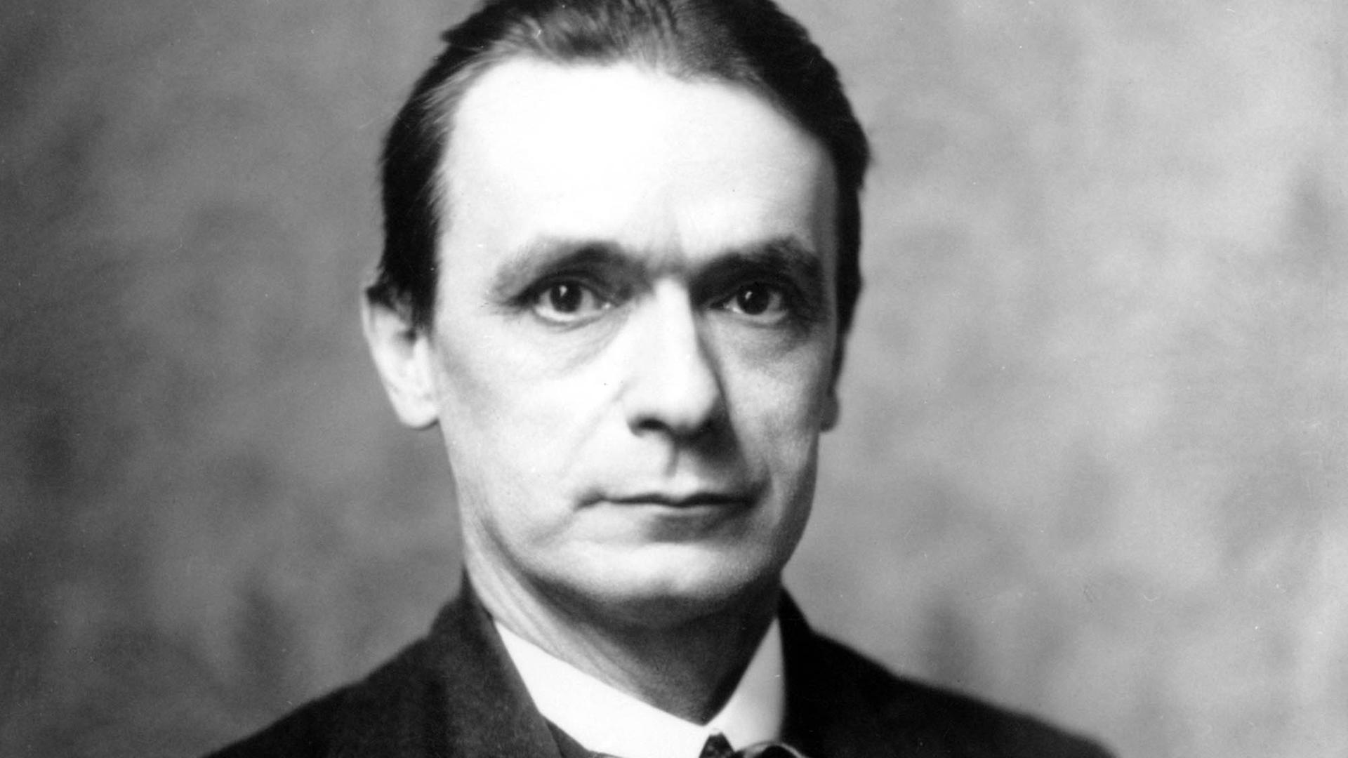 Undatiertes Porträt des österreichischen Anthroposophen Rudolf Steiner Undatiertes Porträt des österreichischen Anthroposophen Rudolf Steiner